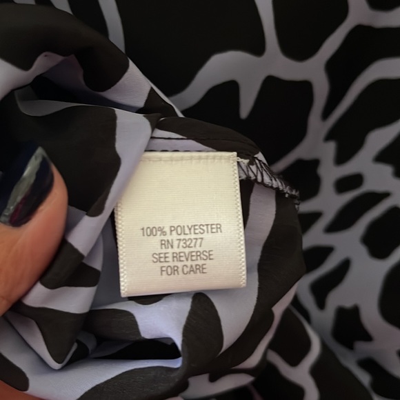 Dana Bachman Woman's Sleeveless Blouse Size XL color black/purple - Picture 4 of 4